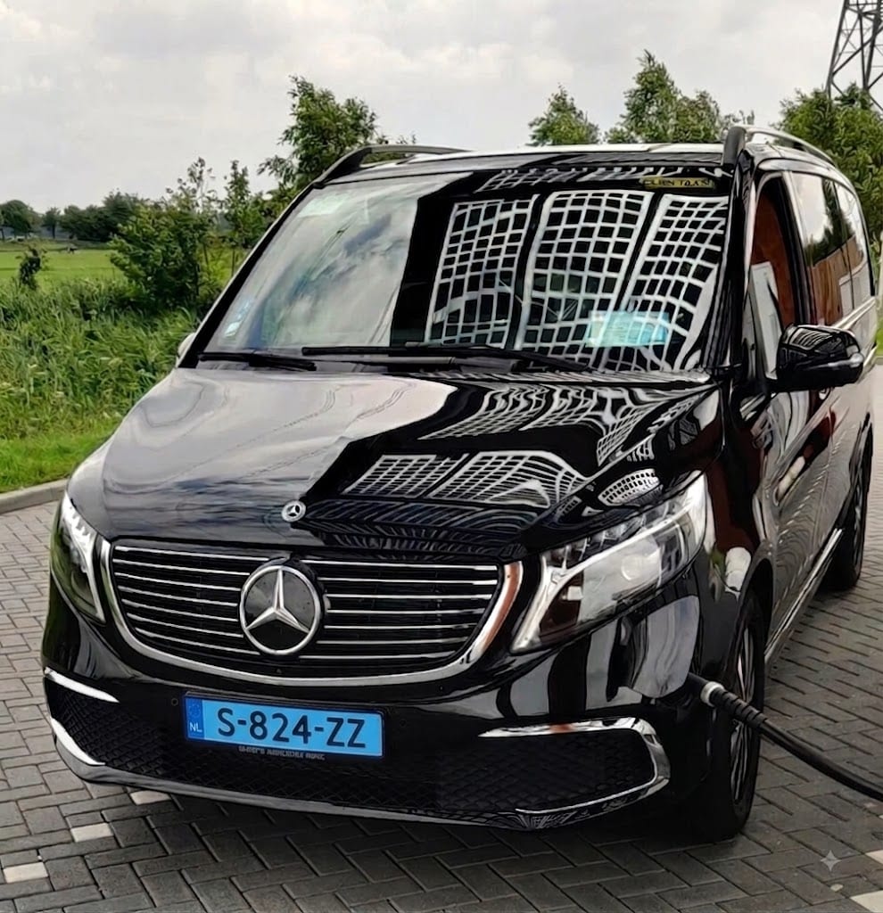 BillyCab's elektrische Mercedes V-Class, de auto waarmee je voor een vast tarief rijdt